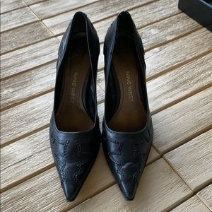 Leather Nine West Pointed Toe Heels, size 6.